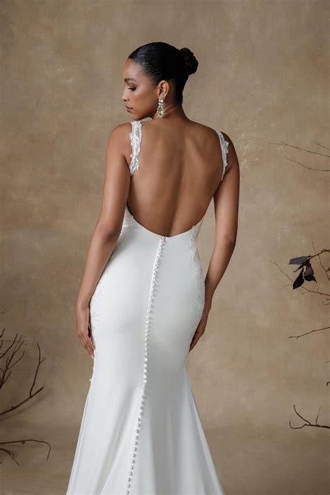 Ginny: Scoop Neck and Back Stretch Crepe Fit and Flare Wedding Dress | Justin Alexander