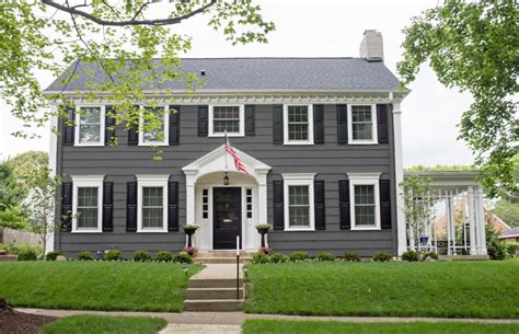 20 Colors to Revitalize Your Colonial Home