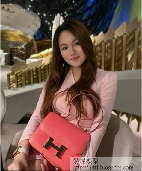 熱爆娛樂: 【香港小姐】宋宛穎與孖生細妹齊慶生 Sonia五官精緻被網民力推選港姐 #宋宛穎 #慶生 #港姐