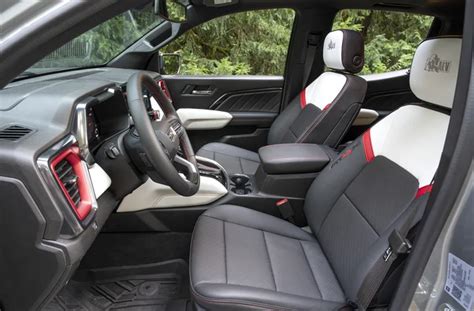 2025 GMC Canyon Review, Pricing, & Pictures | U.S. News