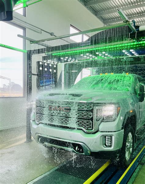 Texas's go-to for fast, quality car washes!