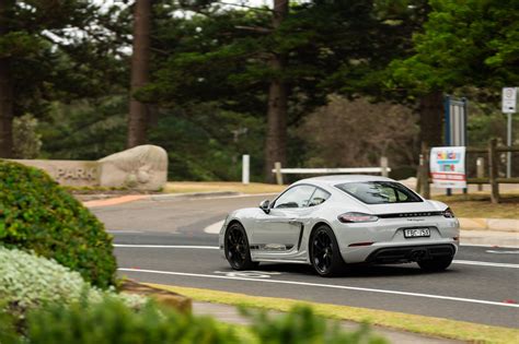 Porsche 718 vs Porsche 911 Comparison | CarExpert