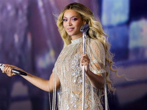 Beyoncé Becomes First Black Woman to Ever Reach No. 1 on the Country Chart