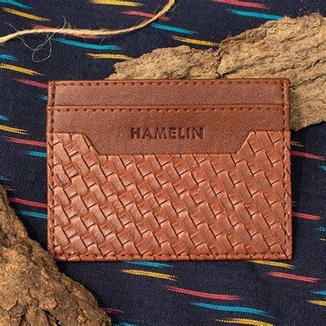 Get Solid Zipped Card Case at ₹ 590 | LBB Shop