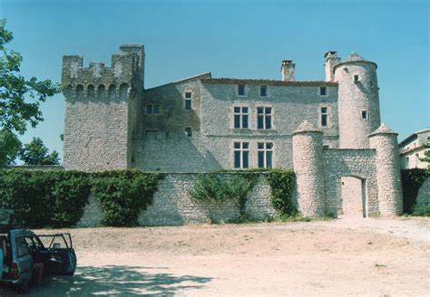 Le Château de Londres - Notre-Dame-de-Londres, France - Castles on ...