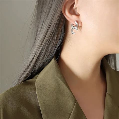 Oralia Golden Rhinestones Round Stud Earrings– Oralia India