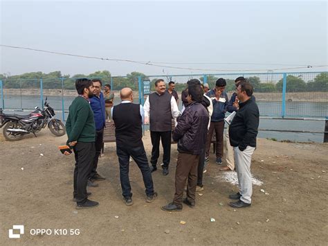 Major casualties averted as part of Narmada Canal Over Bridge on Dehgam ...