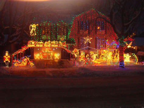 The Eight Best Places to See Holiday Lights in Ontario - Life In Pleasantville