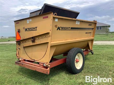 Knight 3020 Reel Auggie Horizontal Mixer Feed Wagon | Agriculture | BigIron
