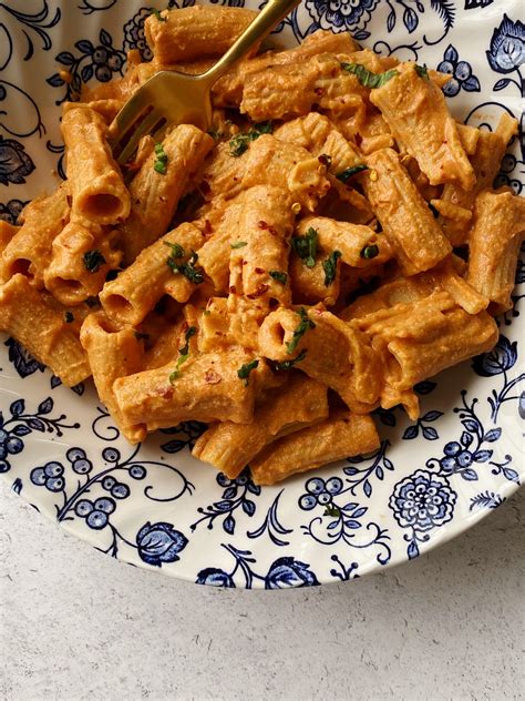 Vegan Creamy Pasta Sauce - Something Nutritious