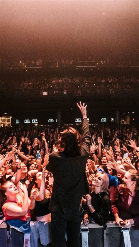 Hozier Concert, Tour Dates & Tickets 2026