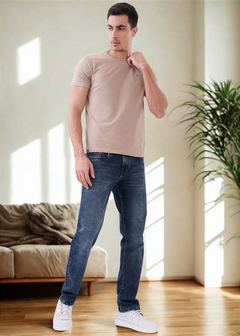 Arch Solid Half Sleeve T-Shirt: Light Brown