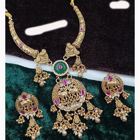 NAFJ Royal Kundan and Pearl Necklace Set with Traditional Design ...