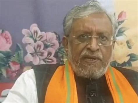 Lok Sabha Elections 2024: छोटी बहन का टिकट काटकर Beed में क्यों उतारा ...