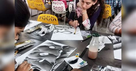 Weekend Charcoal Sketching Workshop | LBB, Delhi