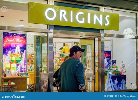 Origins Shop at Ala Moana Center - Night View Editorial Photo - Image ...