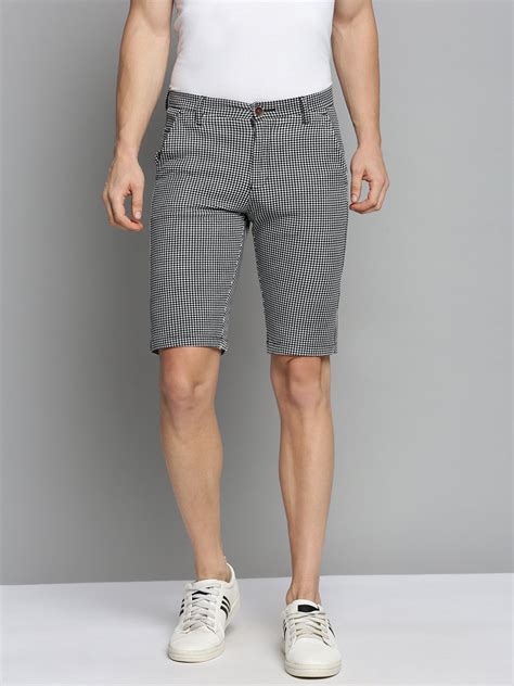 Shop Men's Black Checked Printed Mid-Rise Cotton Regular Shorts Showoffff