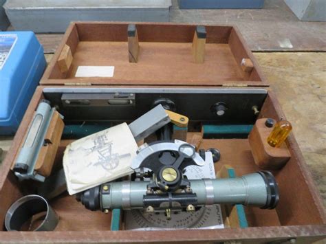 How to Use a Transit Level For Dummies 的图像结果