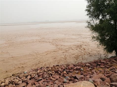 黄河边水土流失的河岸高清图片下载_红动中国