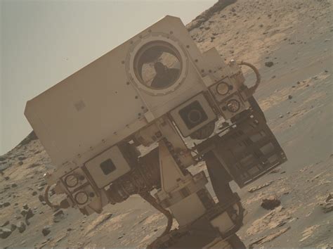 Hey There! Curiosity Rover Sends Unedited Selfie While Digging Mars For ...