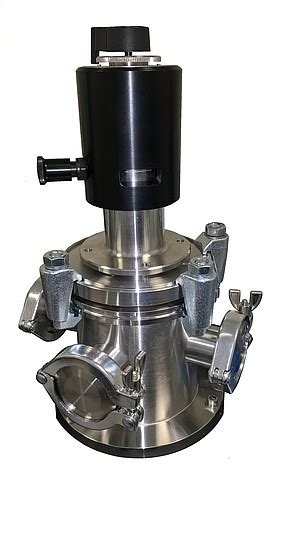 Sample chamber for VUV system Accessory for transmission and reflection ...