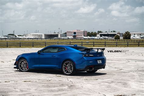 Chevrolet Camaro ZL1 6th Gen Blue Velgen VF5 | Wheel Front