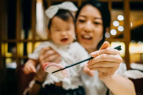 Can You Eat Sushi While Breastfeeding? (Benefits, Risks)