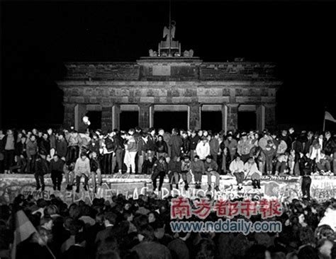 柏林墙倒塌30周年：默克尔呼吁德国内部“对话”_新闻频道_央视网(cctv.com)