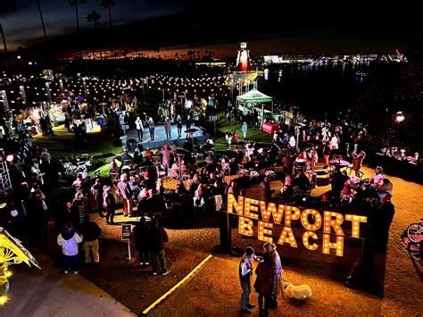 Newport Beach Christmas Boat Parade Returns to Newport Harbor December ...