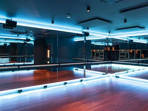 LED Lighting at the Gym 的图像结果