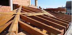 tetto a padiglione in legno coperture in legno casa unifamilare tre emme service tetto a padiglione in legno coperture in legno casa unifamilare tre emme service