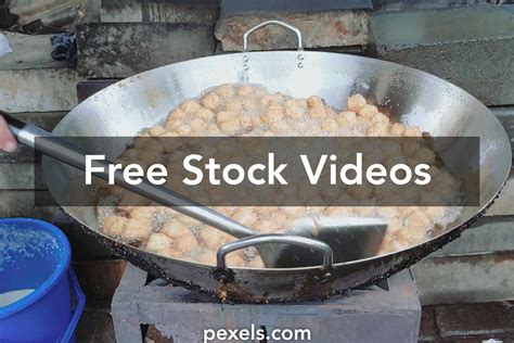 Short Video of Chef Cooking 的图像结果