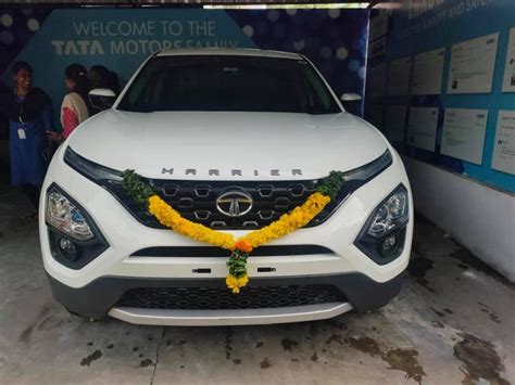 Brand New Tata Harrier Owner Shows Poor Fit & Finish of the SUV! » Car ...