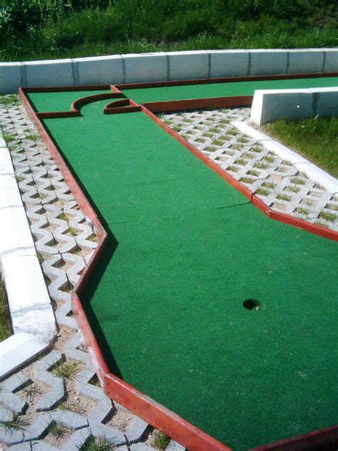 Miniature Golf Course 的图像结果