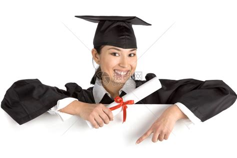 手拿学士证书的毕业生高清图片下载-正版图片307916096-摄图网