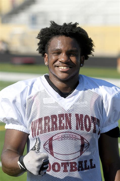Photo gallery of Warren-Mott football practice – Macomb Daily