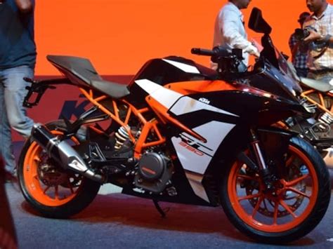 2017 KTM RC 390 and 2017 KTM RC 200 Photo Gallery