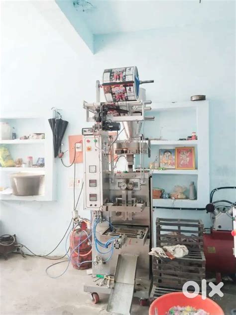 One room set with store for rent in sahaspur main market - For Rent ...