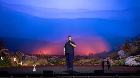 "It's Time for Some Payoff": The Trailer for Hannah Gadsby's New ...