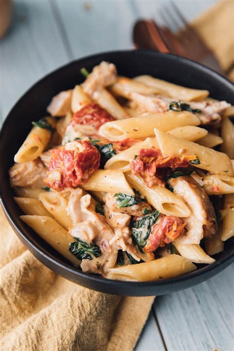 Italian Creamy Tuscan Chicken Pasta - Sweet Pea's Kitchen