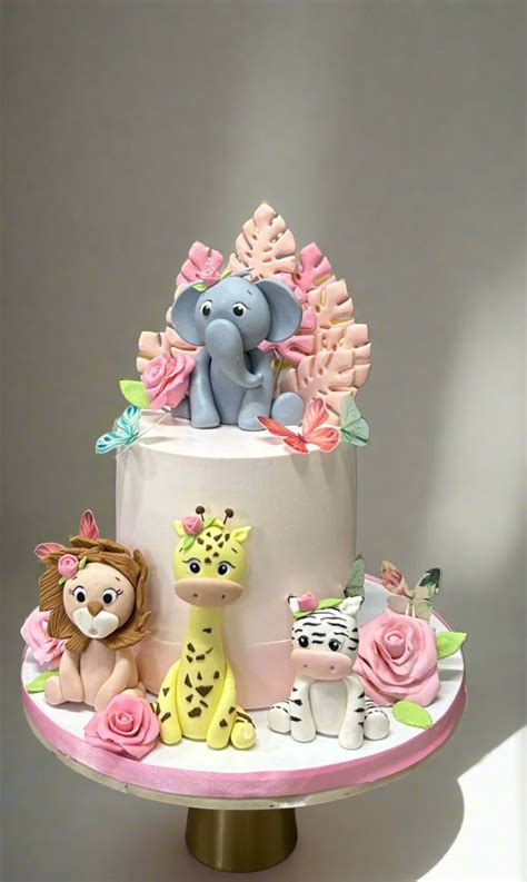 Curious Creatures Cake – Demould