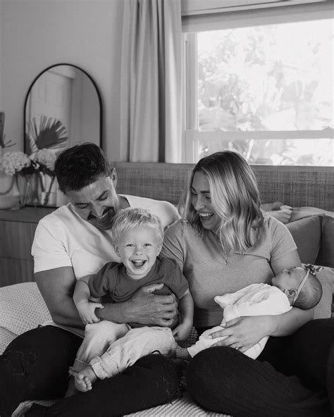 Dayle Hoffman Kerns | Last pic is a vibe 😂 solid Saturday morning at the farm | Instagram