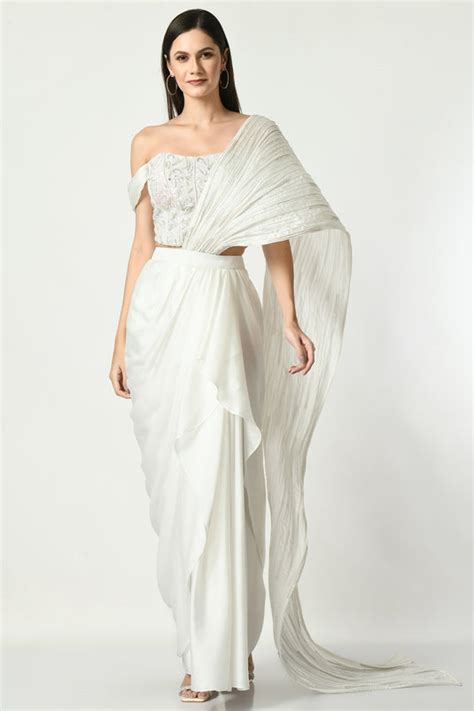 How to Style Indo-Western Gowns for Every Occasions 25 – Sunanta Madaan ...