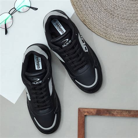 Sneakers – Duke