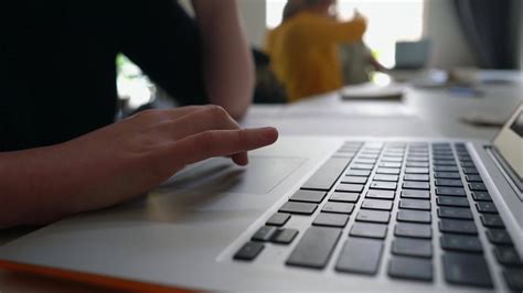 How to Type Using a Laptop 的图像结果