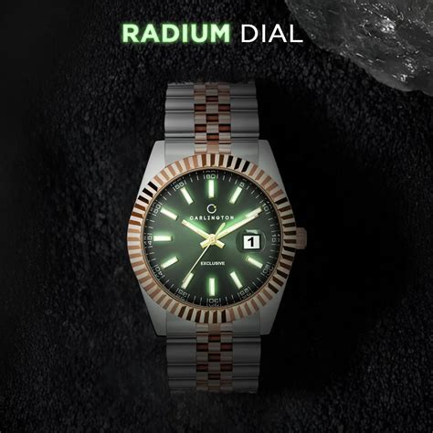 Exclusive 8811 Two Tone Black Gents Analog Watch