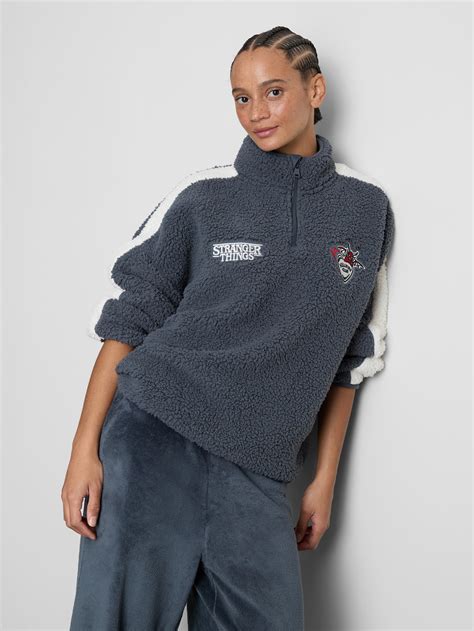 „Stranger Things“ Kleidung | „Stranger Things“ T-Shirts, Oberteile und ...