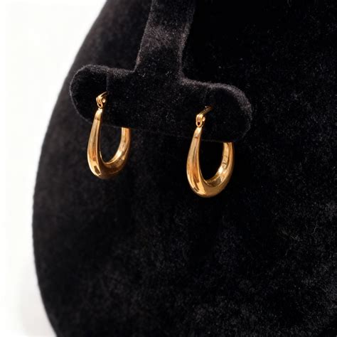 Classic Teardrop Gold Hoop Earrings - B624 – LEARN WITH RAJARAJAN