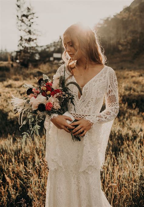 Romantic Boho Bridal Inspo with Woodsy + Vintage Details | Rish Bridal｜a&bé bridal shop ...