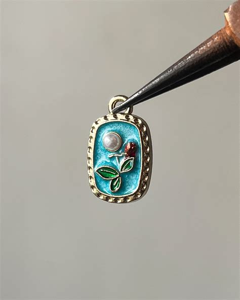 3.0 floral charm - 5 piece – Sonal Beads